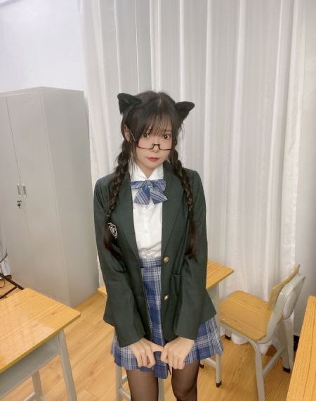 欧美成人精品自拍_剧情片迅雷电影在线